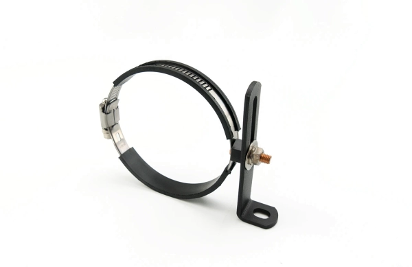 Holder for HFI carbon box insulated with hose clip