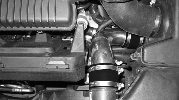 Intake pipe OEM airfilter box Ford Focus Mk.2 RS 305HP
